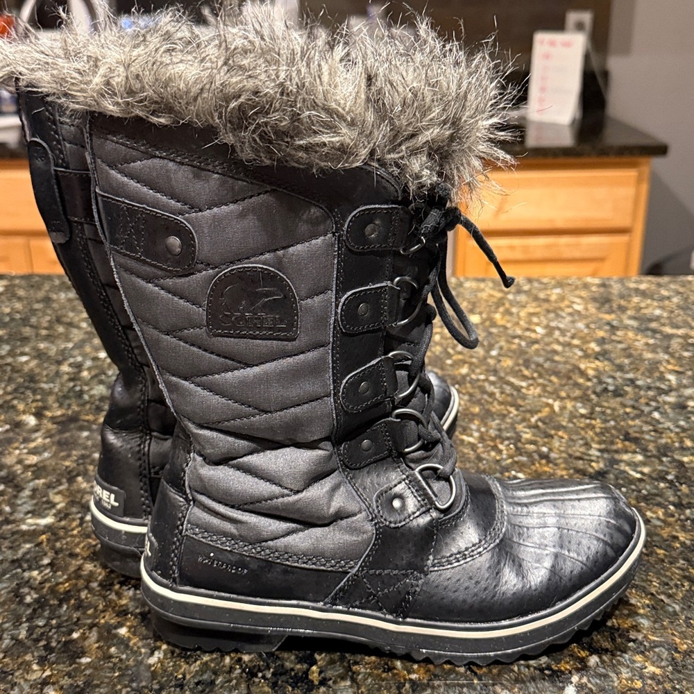 Sorel Tofino II women’s waterproof winter boots size 7.5